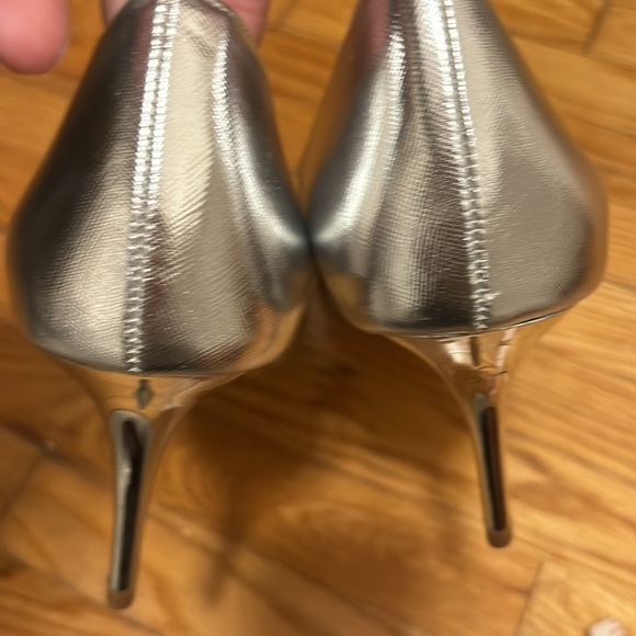3 for 30 👡Madden girl silver heels - Picture 4 of 7